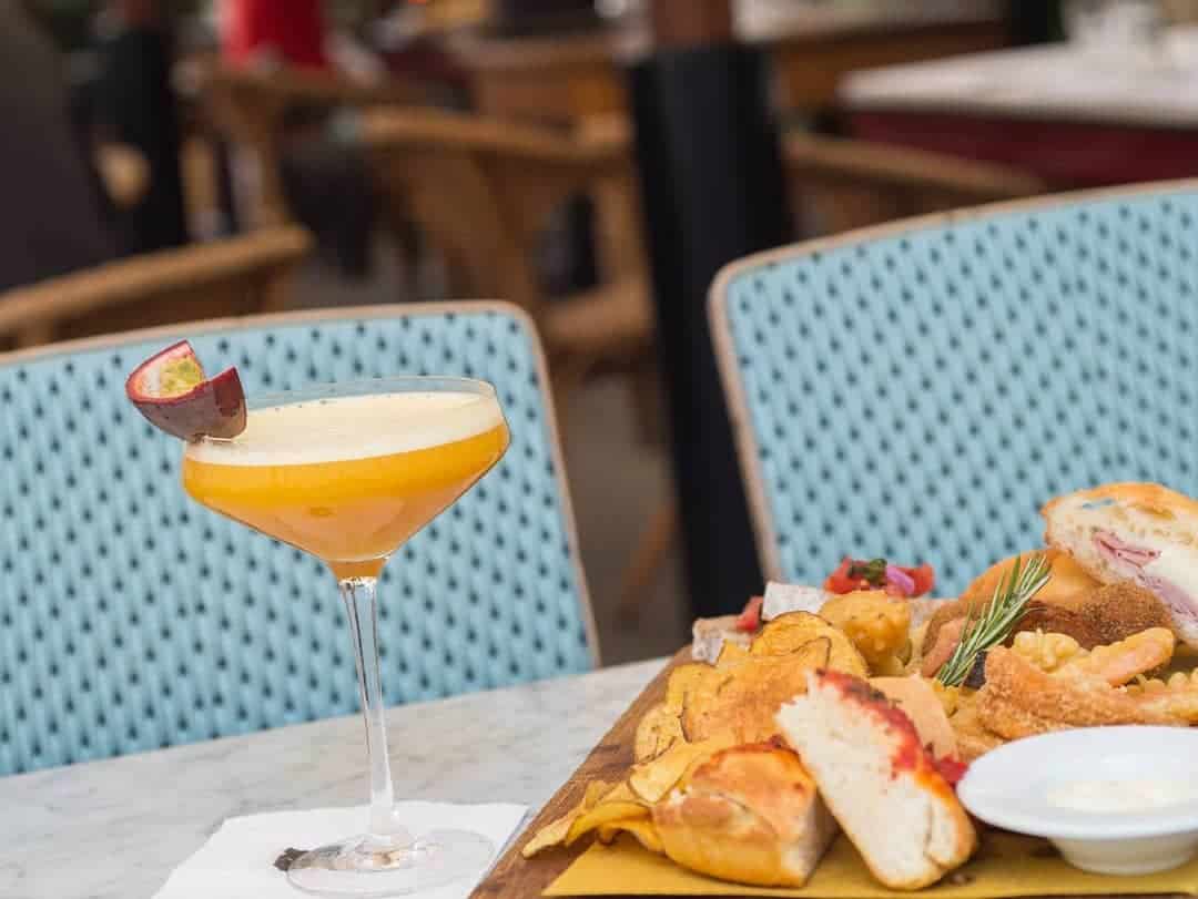 Gusto al 28 aperitivo bar Rome