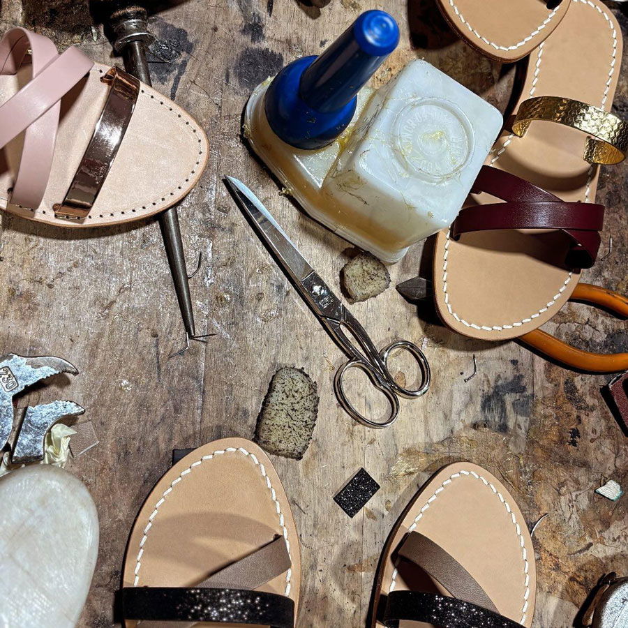 make-your-own-sandal-in-roma