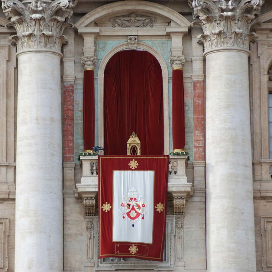 Papal Audience Experience Tickets with Expert Guide Included