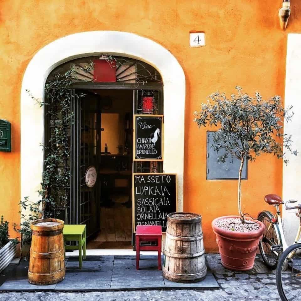 Degustazione di vini con 6 diversi vini italiani, salumi e formaggi